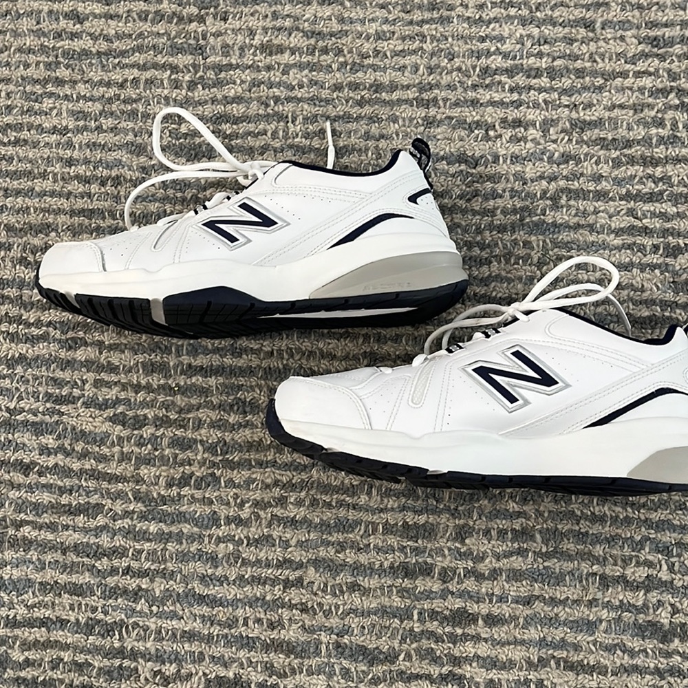 Men’s worn once new balance size 10 E sneaker